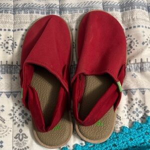 Sanuk red fabric slip on clog